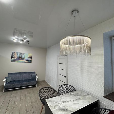Vip Apartment У Центрі Міста, Новобуджк Театральний,Дуже Простора Rivne Extérieur photo