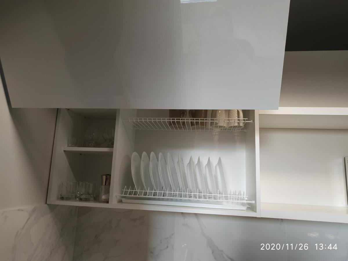 Vip Apartment У Центрі Міста, Новобуджк Театральний,Дуже Простора Rivne Extérieur photo