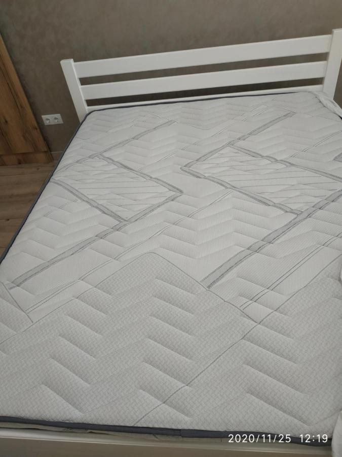 Vip Apartment У Центрі Міста, Новобуджк Театральний,Дуже Простора Rivne Extérieur photo