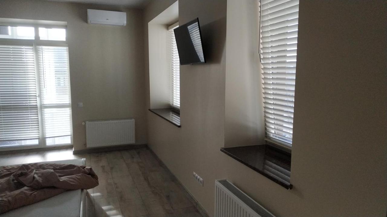 Vip Apartment У Центрі Міста, Новобуджк Театральний,Дуже Простора Rivne Extérieur photo