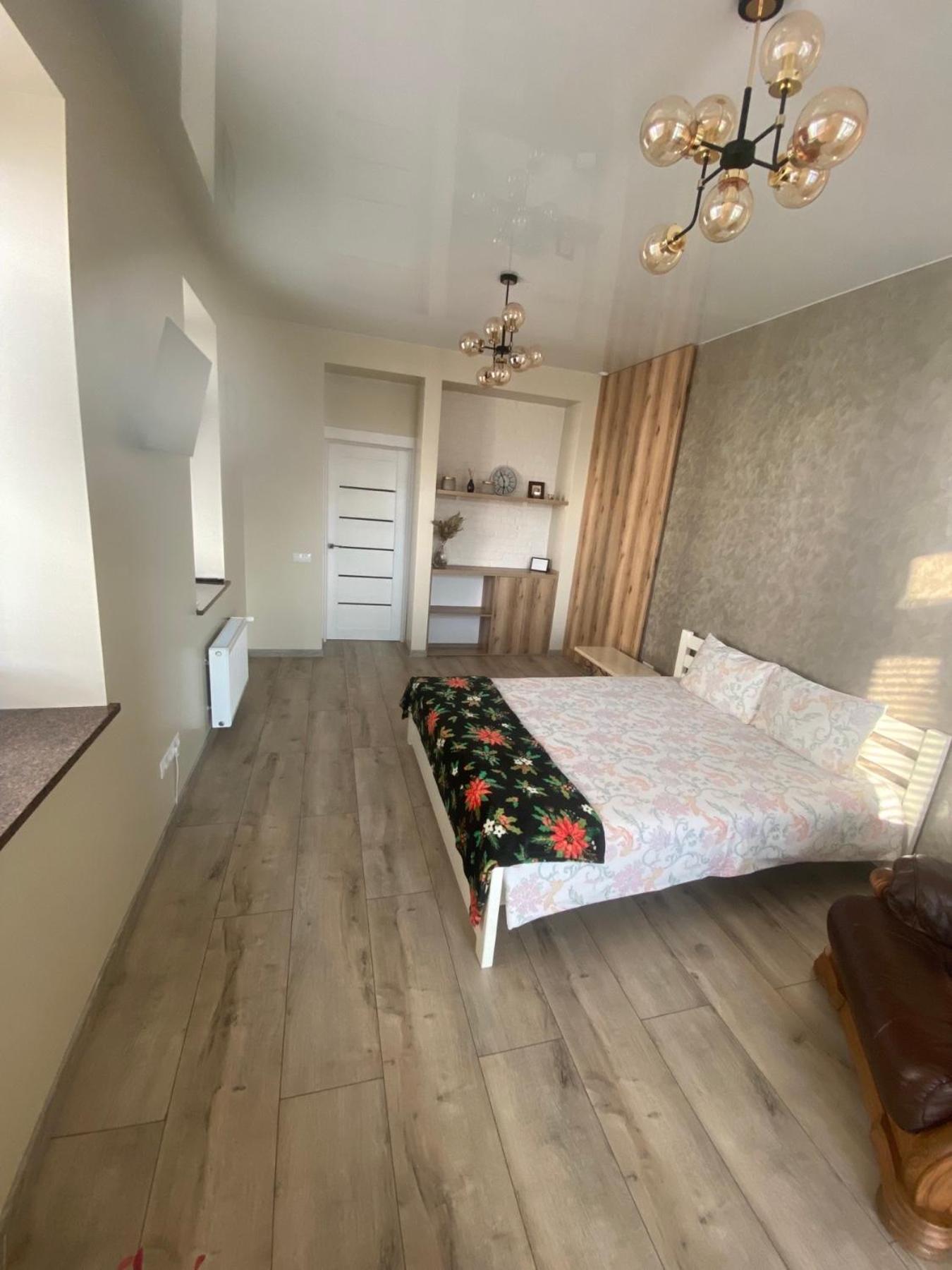 Vip Apartment У Центрі Міста, Новобуджк Театральний,Дуже Простора Rivne Extérieur photo