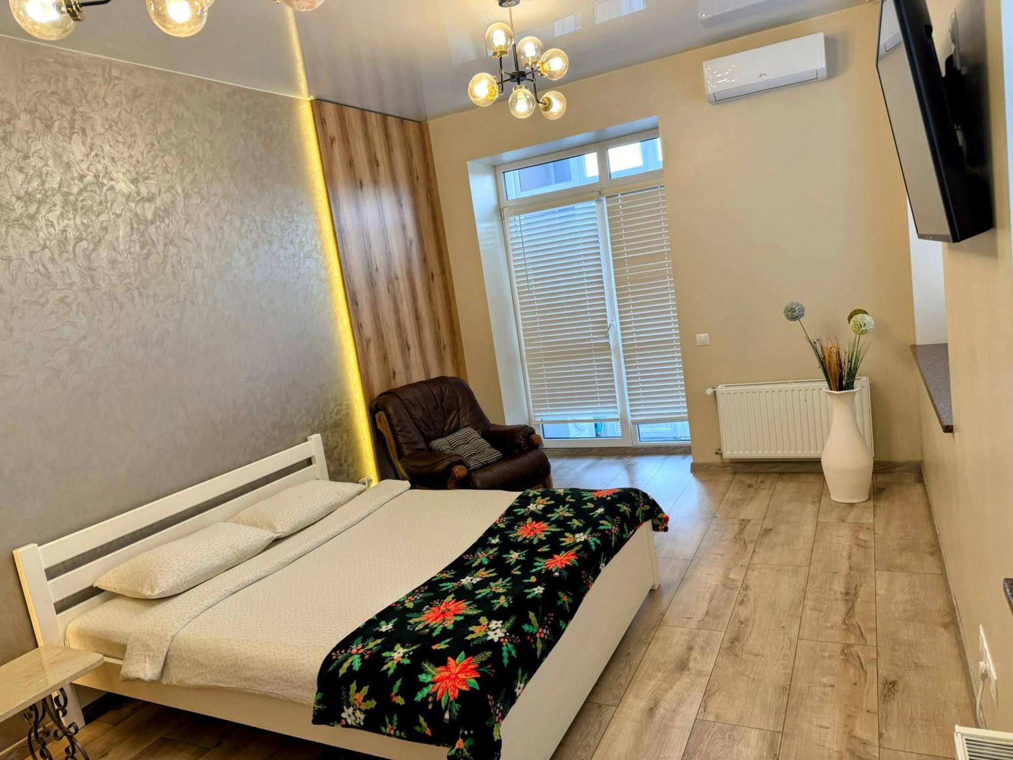 Vip Apartment У Центрі Міста, Новобуджк Театральний,Дуже Простора Rivne Extérieur photo
