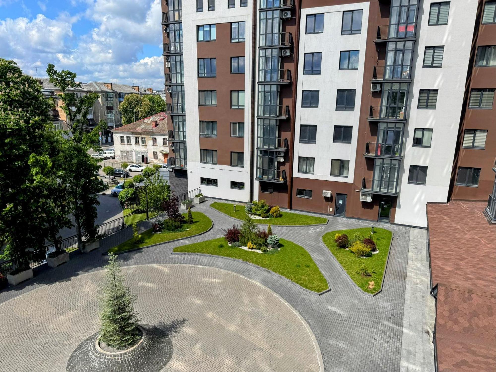 Vip Apartment У Центрі Міста, Новобуджк Театральний,Дуже Простора Rivne Extérieur photo